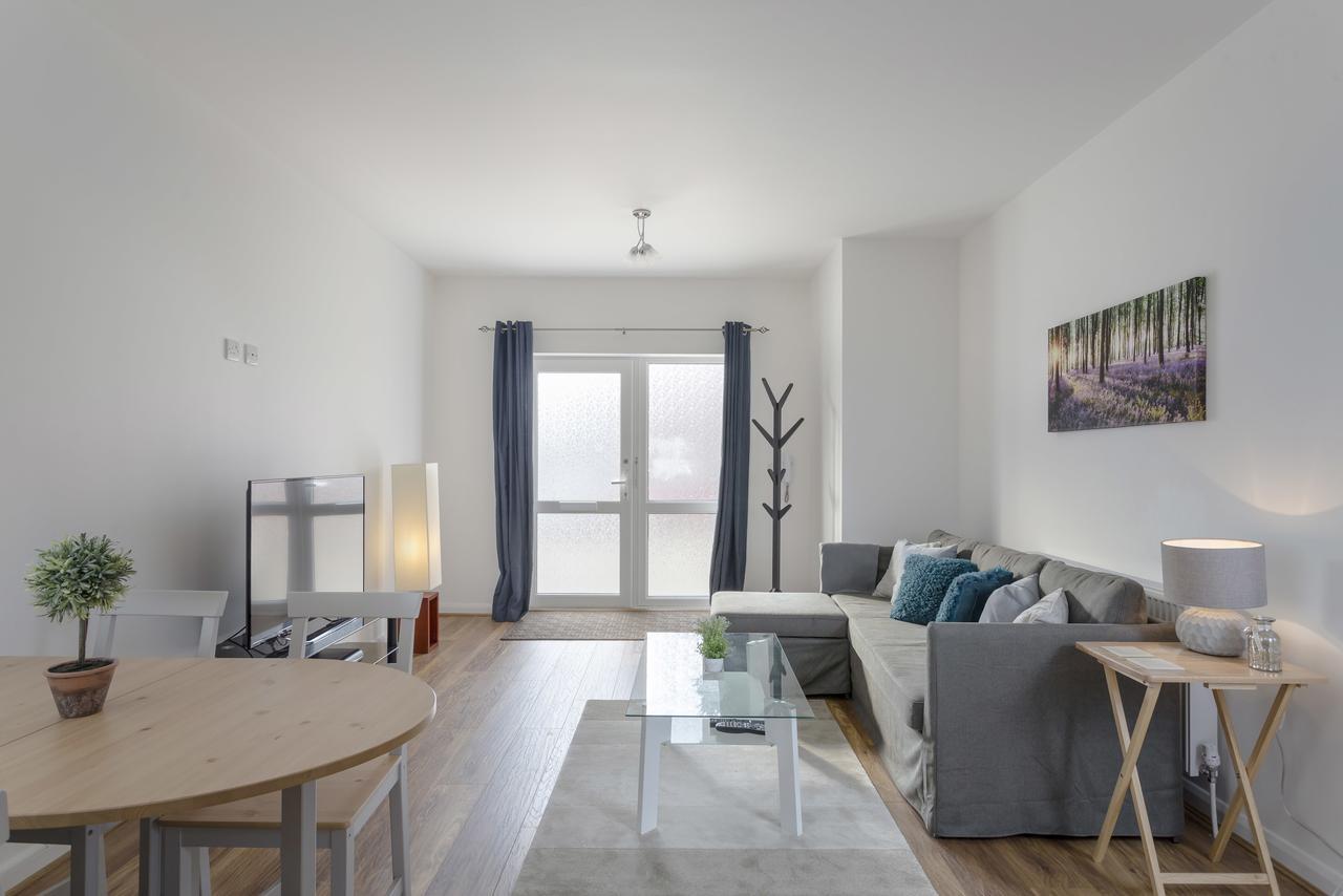 1 Bed Apt Sleeps 4 Luton  Eksteriør bilde