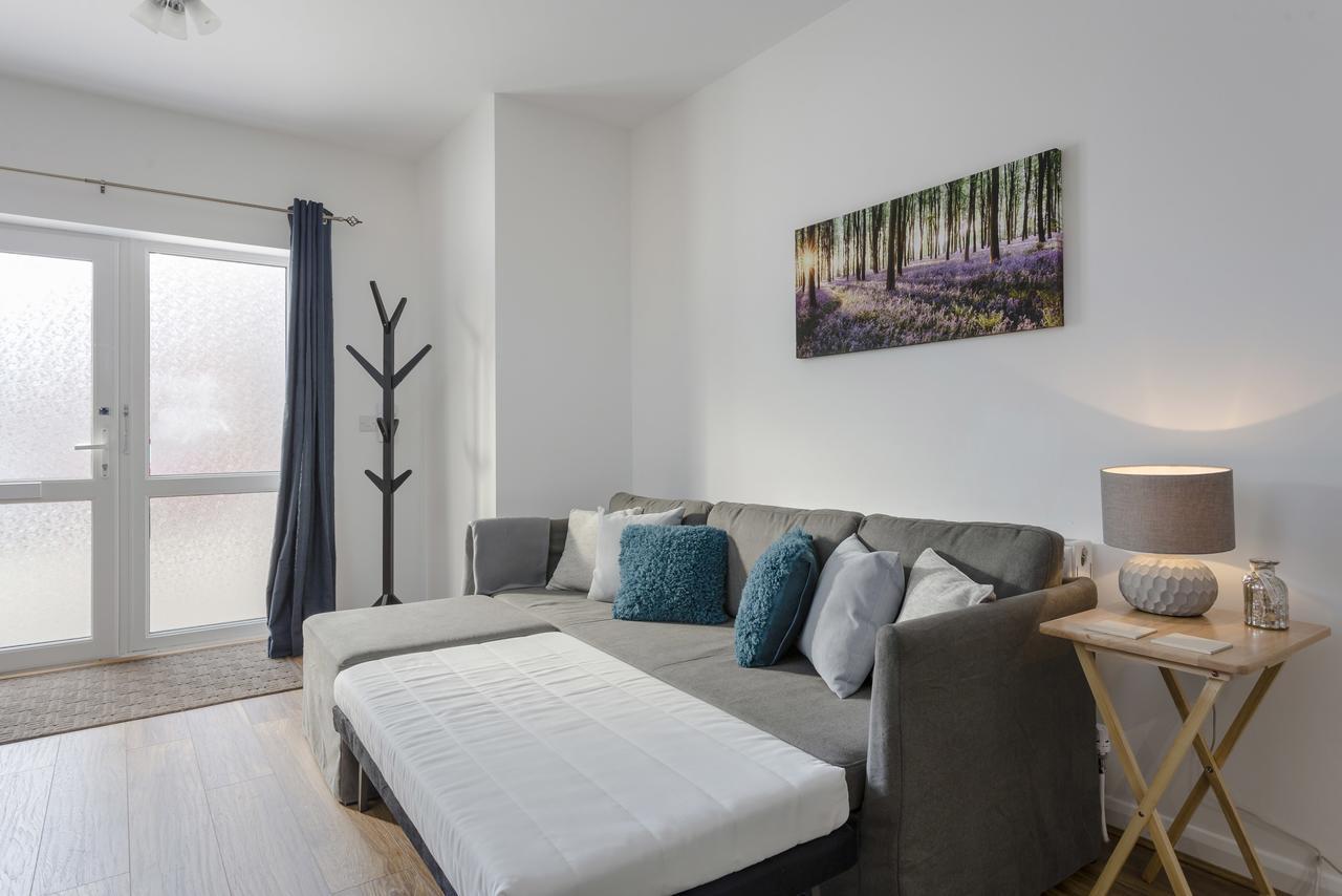 1 Bed Apt Sleeps 4 Luton  Eksteriør bilde