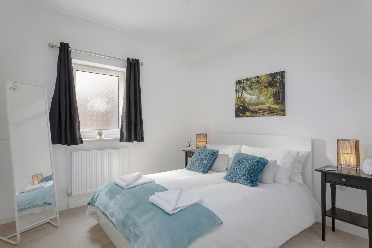 1 Bed Apt Sleeps 4 Luton  Eksteriør bilde